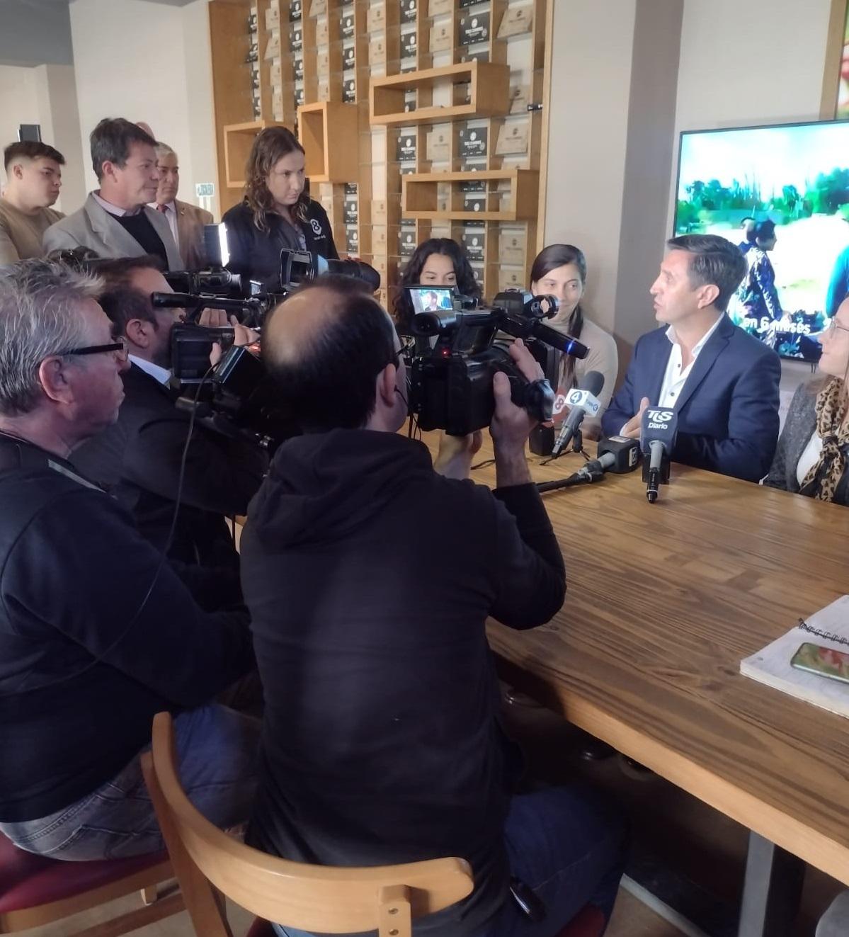 8d5f9797-1a13-465e-8cfb-c9d07ec0e53d