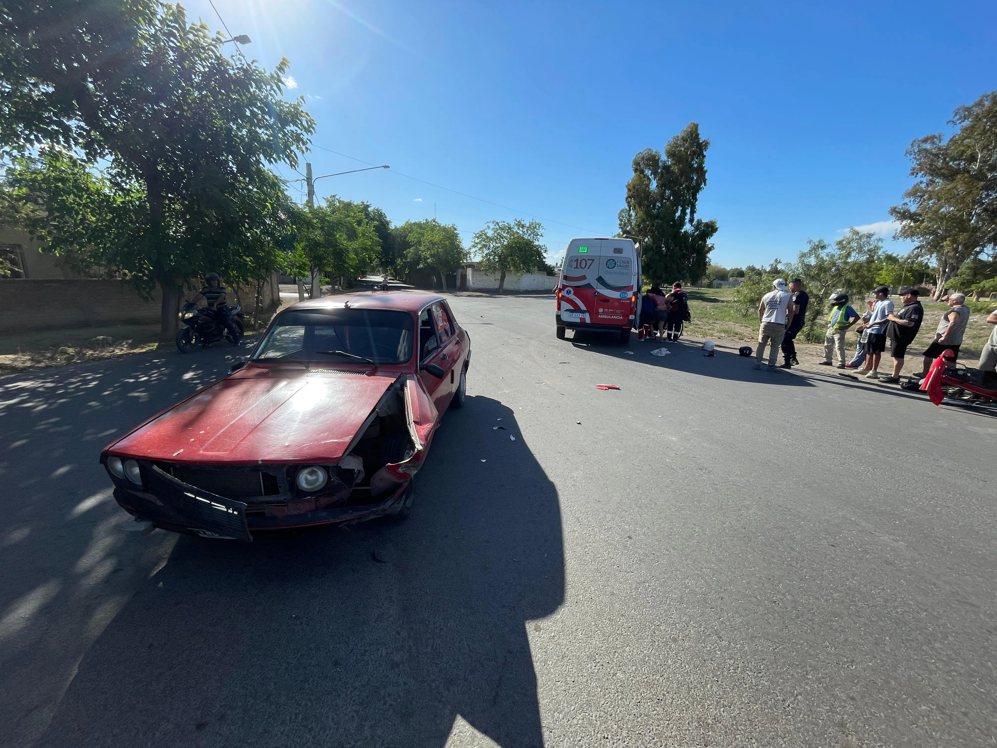 Caucete: una joven de 15 años fue embestida por un auto y sufrió ...