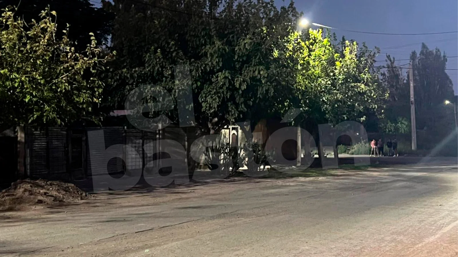 TRAGEDIA EN CAUCETE: UN HOMBRE MURIÓ TRAS CAER DE UN ÁRBOL EN SU CASA