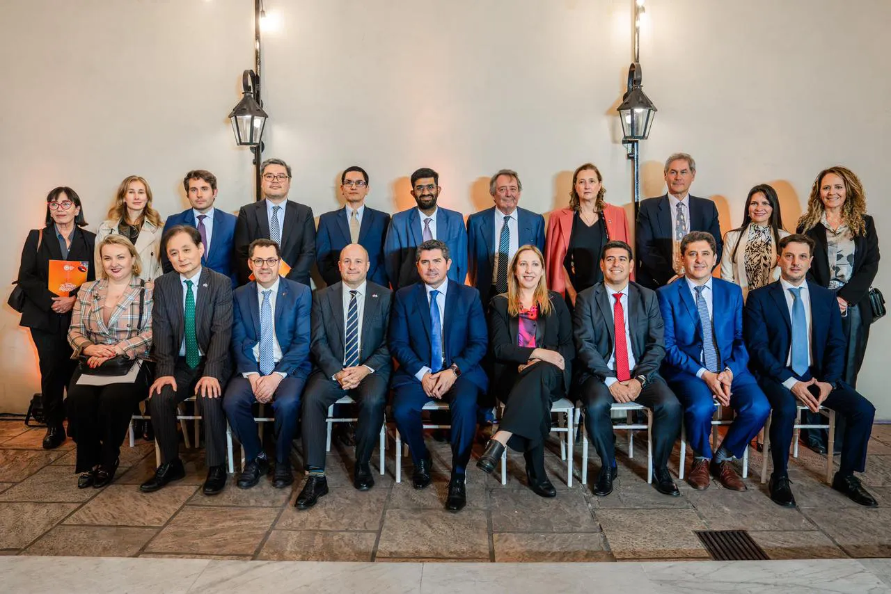 e6c56d12-fb95-412a-8394-c3990cfbb921