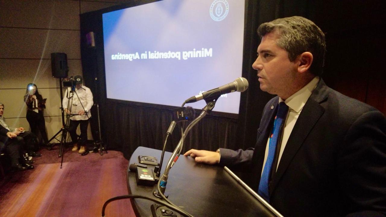 52d772ef-a9ce-46ff-8a81-aba2a1e0e786