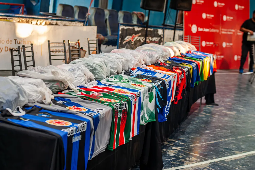 b9a4b702-0170-4fab-a26e-559531b9036c