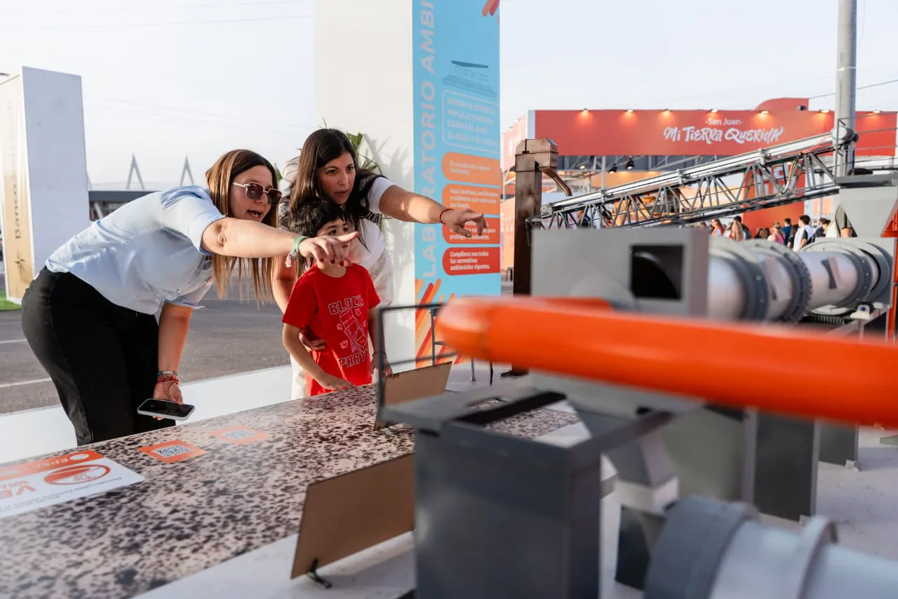 048f04c6-91c9-4a3b-bfbc-acba4cf4110d