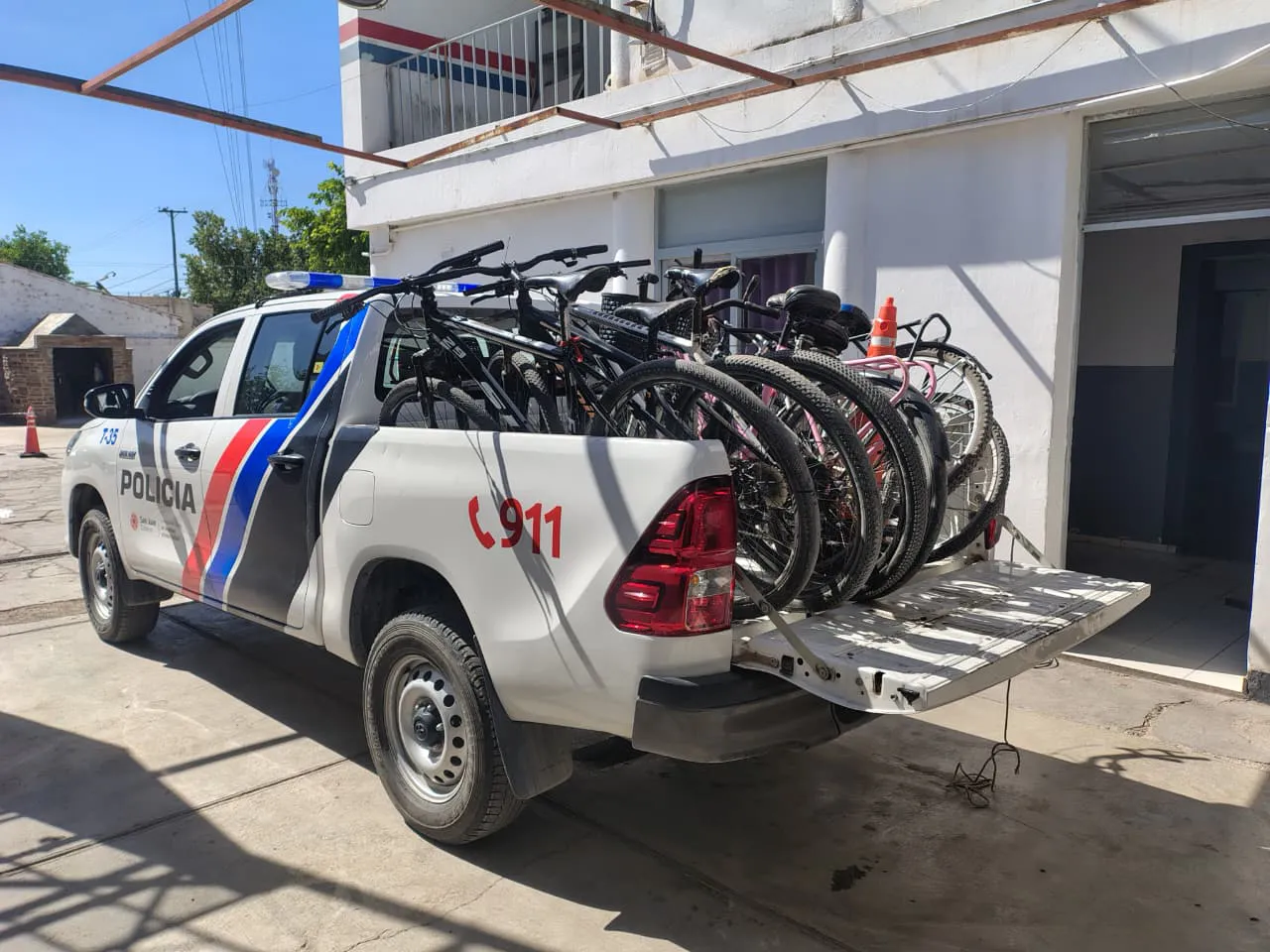 b0d1a9c3-329f-479d-b82a-503a1fd63ac6