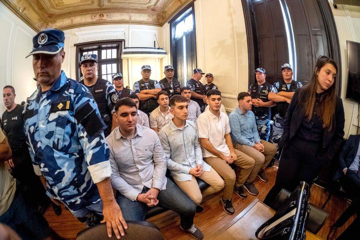 F6686DFA-EA55-4831-8846-DC30F84887FF