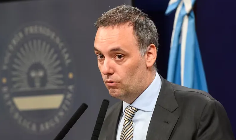 manuel-adorni