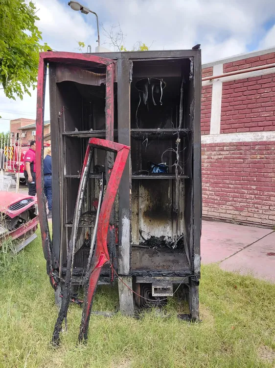 b2d9d39c-3b21-4b7e-873f-163b2ab47c45