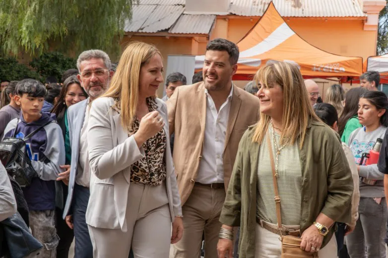 58372f87545ff14528f478f387f3f639_L