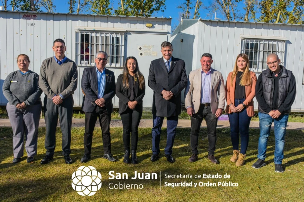 ae944efca4e32ca6ddd1e652bd61c8e5_XL