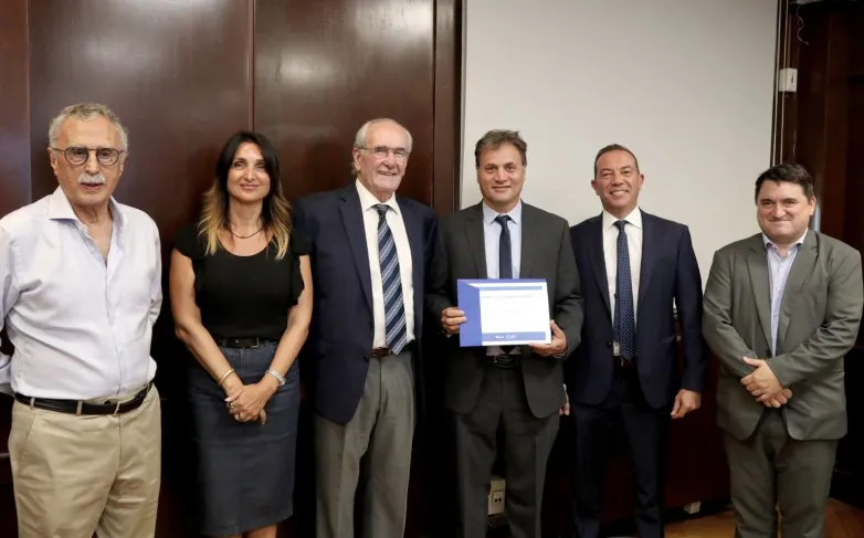 9b1e9100668027fbbd4c047bce019e54_L