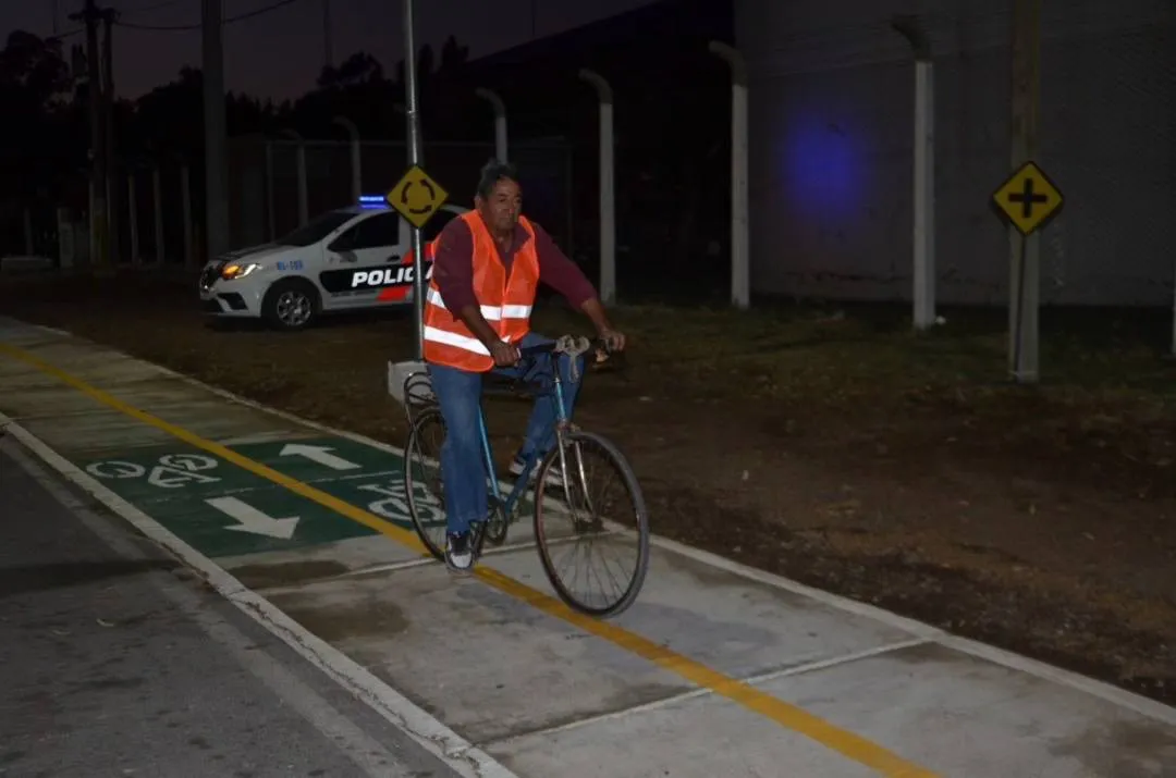 af86b2b3-7a09-4bf0-8073-583066ada812