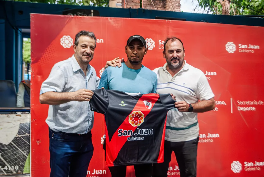 30e4a6cc-4f50-48c9-96f5-94de44f96b71