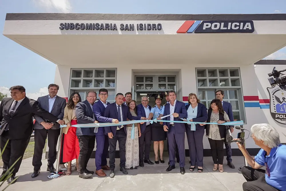 1e98dca2-3275-407d-9a95-c331a92e0753