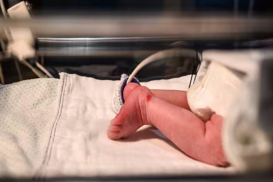 el-bebe-fue-abandonado-en-un-hospital-de-turin-RNZFERSPXJCJZGPDUOAJAOPWWU