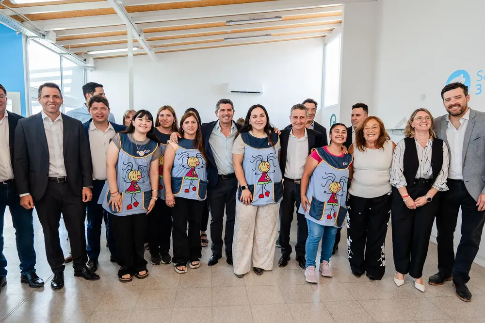 04d131b4-4d3e-4ef8-93c1-9a90ad8c7302