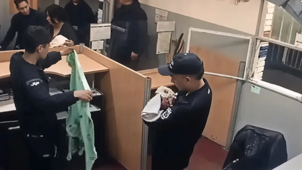 policia bebe