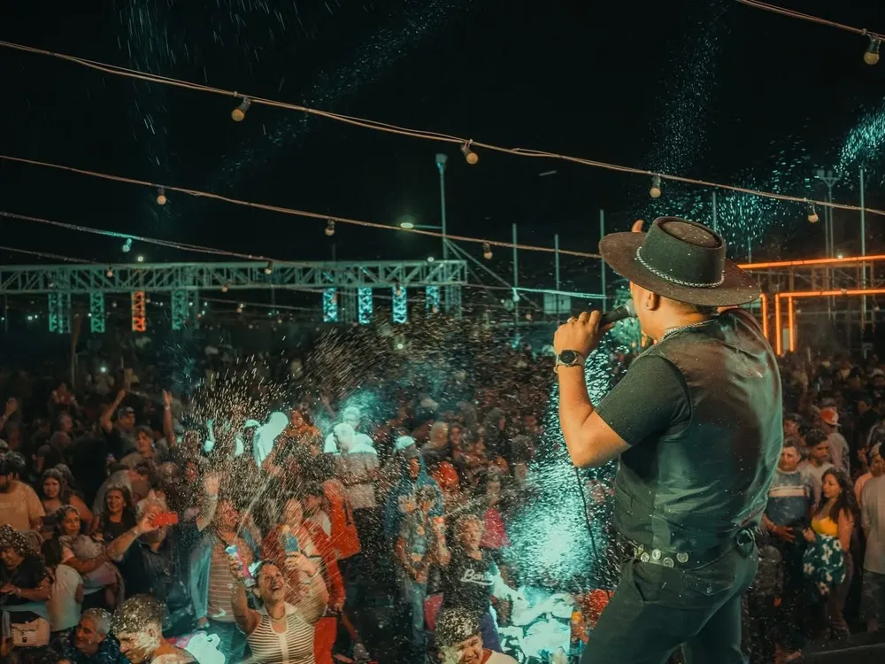 256edf07-5d39-4ba3-8a8a-71619e5a9126