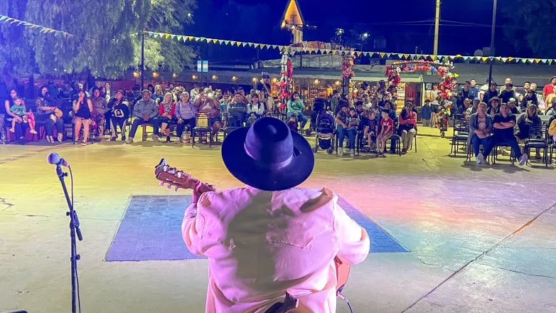 6d197f35c43844a52179a83ac0288476_L