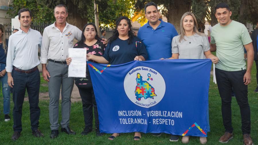 8dff4e69f66fd7cb94b22e765975c975_XL