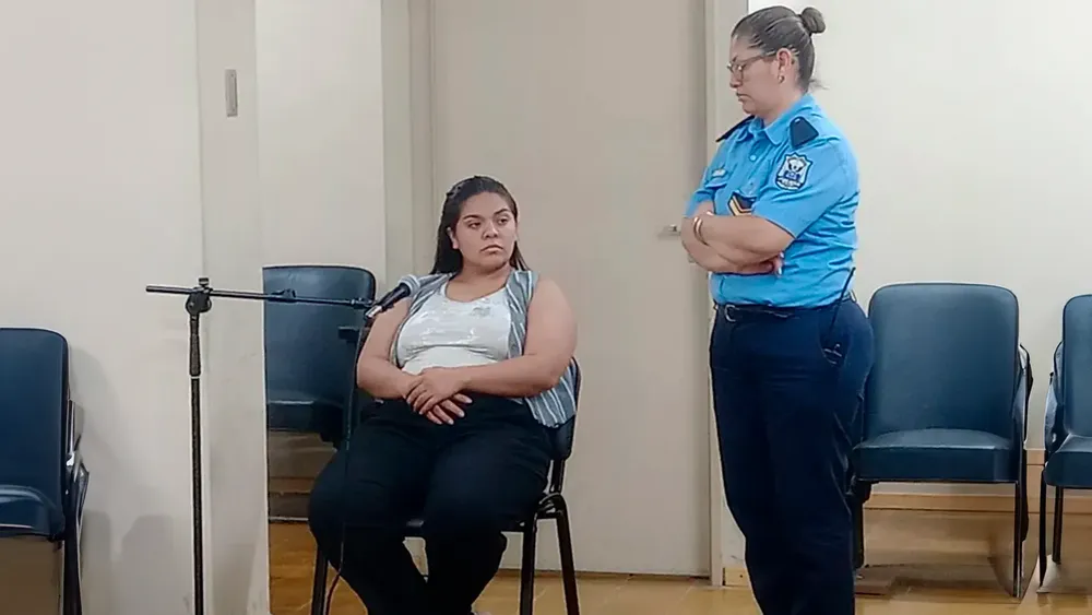 empleada roba bolivianos