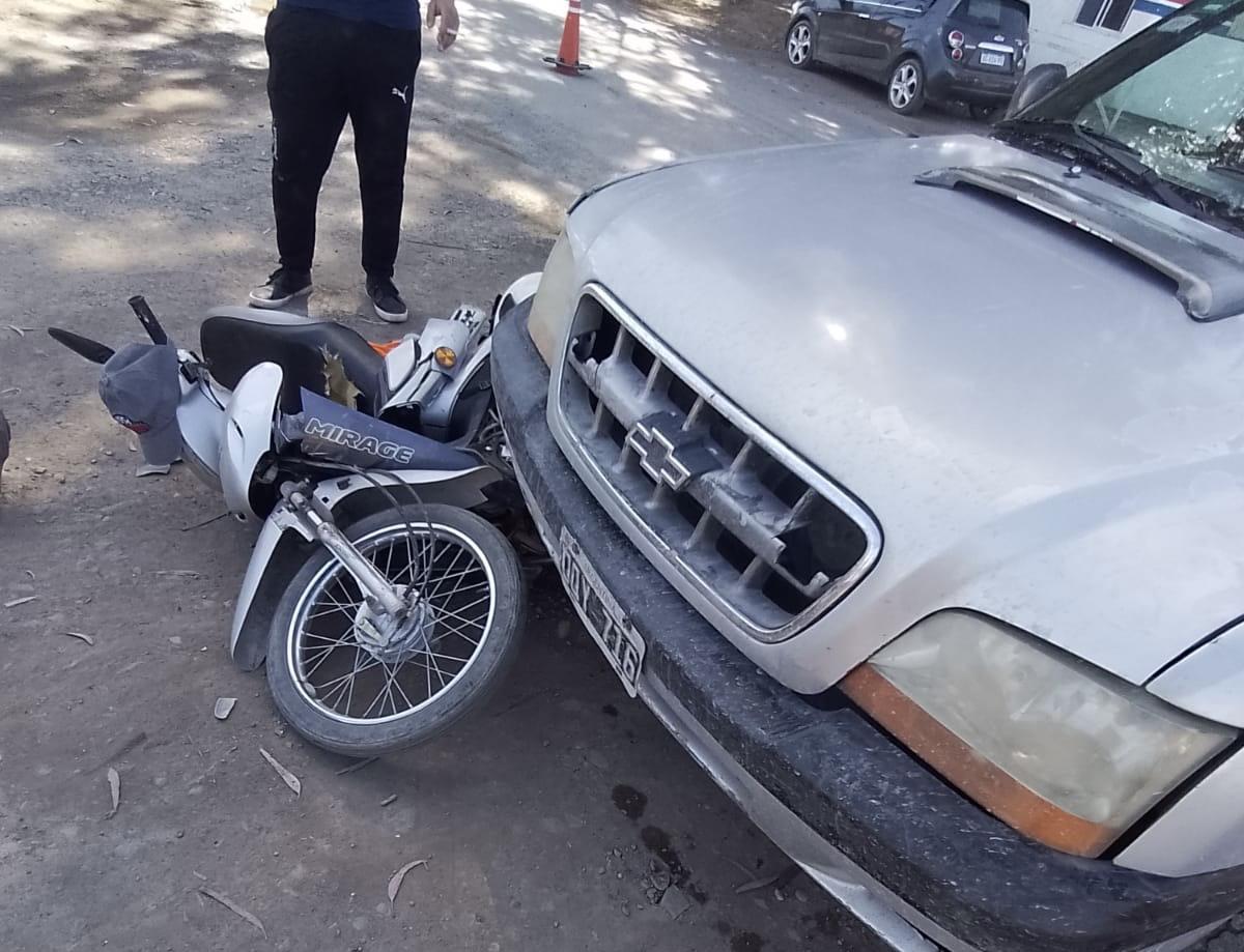Un motociclista hospitalizado tras un fuerte choque en una esquina de ...