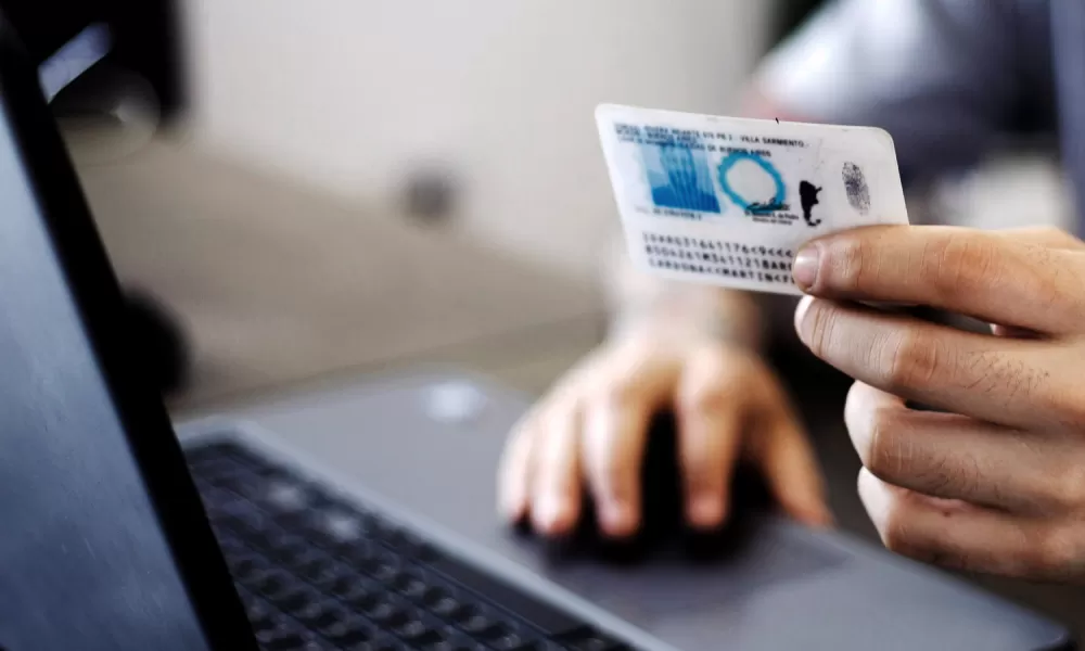 1000x600_renaper-anuncio-nuevo-dni-para-grupo-personas-argentina-986794-085834